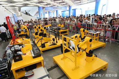董明珠造机器人拿下14个订单,在湛江市小家电企业集群试点